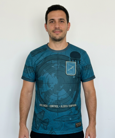 Remera Grupo 2 de Vigilancia y Control Aéreo Full Print VyCA
